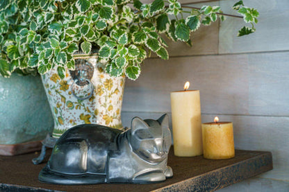 Cat Cremation Urn for Ashes - Rainbow Black | Ceramic | Handmade Cat Urn - Pulvis Art Urns