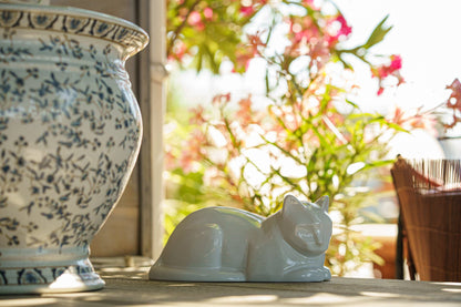 Cat Cremation Urn for Ashes - White | Ceramic | Handmade Pet Urn - Pulvis Art Urns