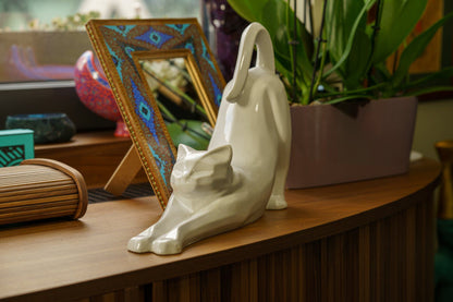 Cat Cremation Urn For Ashes "Grace" - White | Ceramic Pet Urn - Pulvis Art Urns