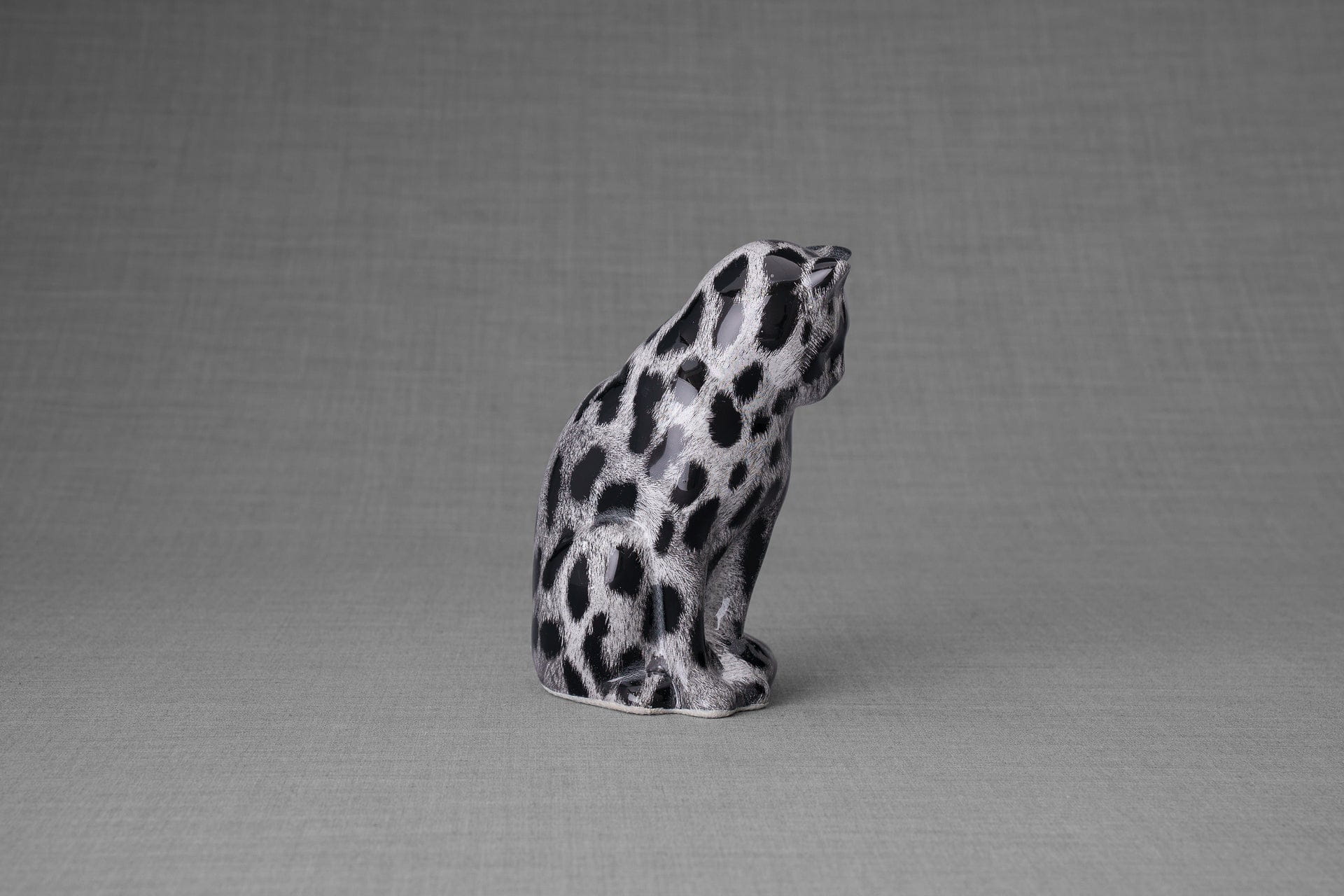 HydroGraphics Mini Pet Urn "Neko" | Spotted White | Ceramic - Pulvis Art Urns