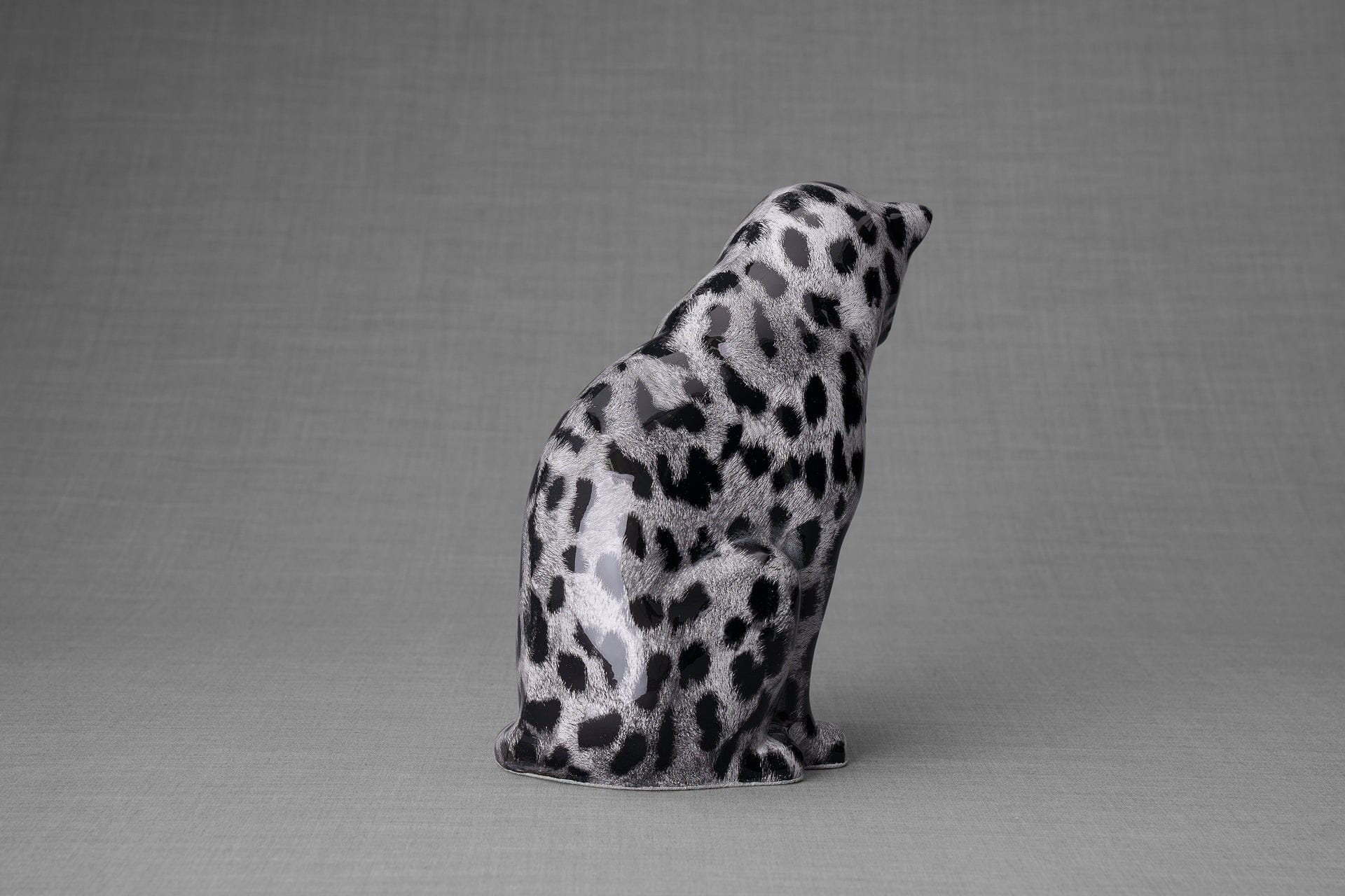 HydroGraphics Pet Urn "Neko" | Spotted White | Ceramic - Pulvis Art Urns