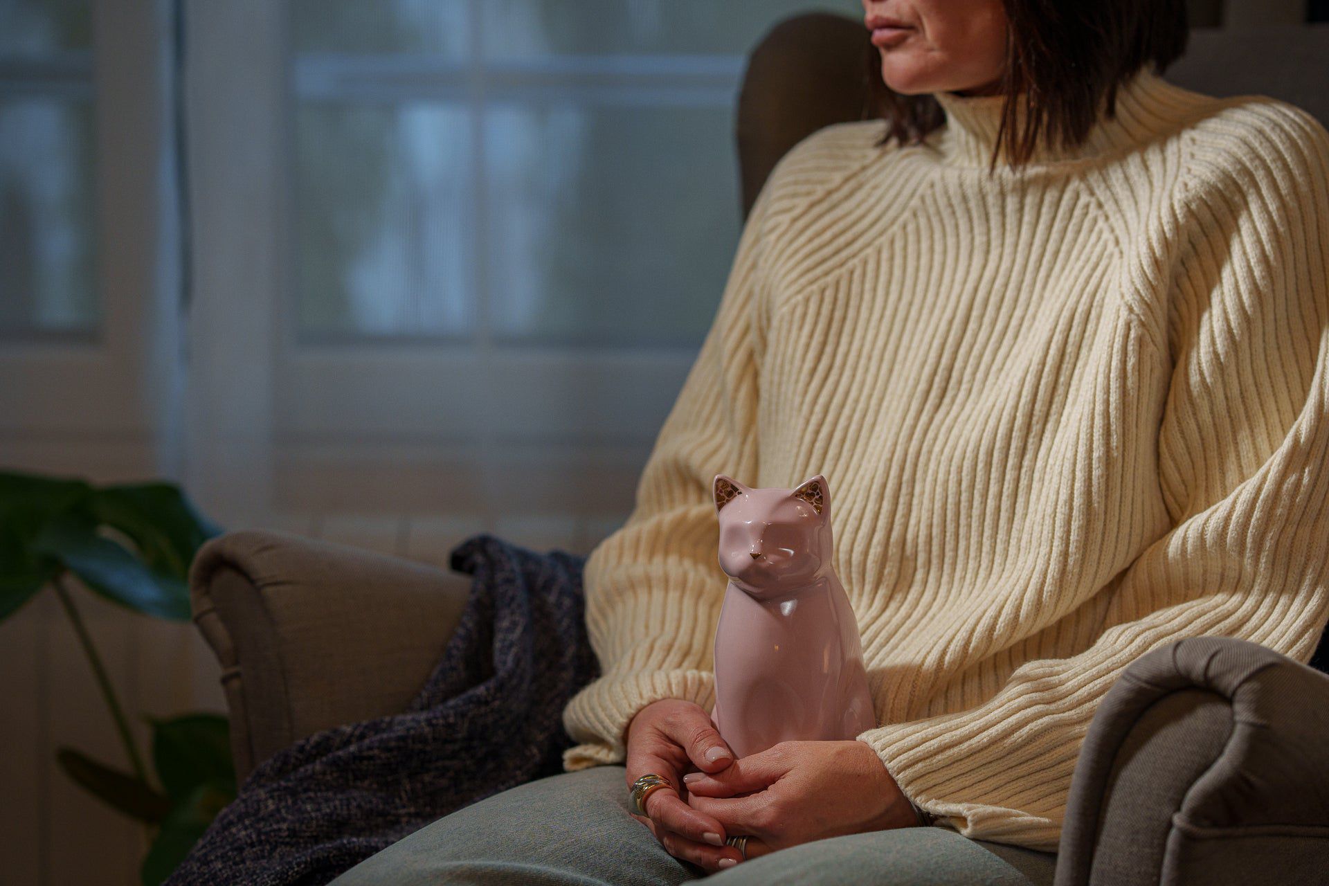 "Meow" Pet Urn for Cat - White Matte | Ceramic | Handmade - Pulvis Art Urns