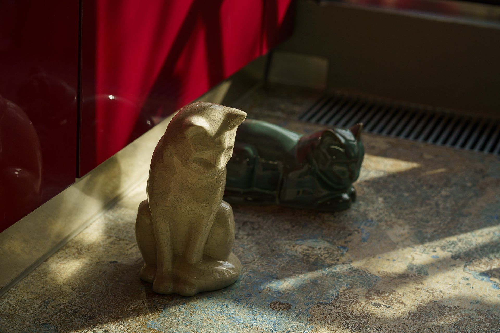 Neko Pet Urn for Ashes - Craquelure | Ceramic | Handmade Cat Urn - Pulvis Art Urns