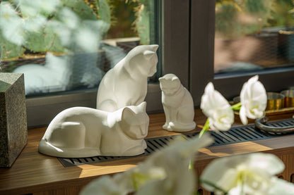 Neko Pet Urn for Ashes - White Matte | Ceramic | Handmade Cat Urn - Pulvis Art Urns
